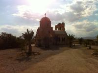 eine der neuen Kirchen an der Baptism Site