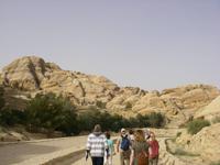 auf dem Weg zum Siq in Petra