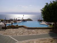 Poollandschaft im Hotel Mariott Jordan Valley