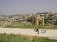 Blick zum Nordtor in Jerash