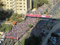 Blick vom Hotelfenster in Amman - Ein Marathon startet