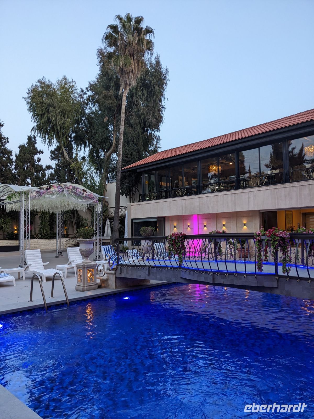 9. Amman International Hotel