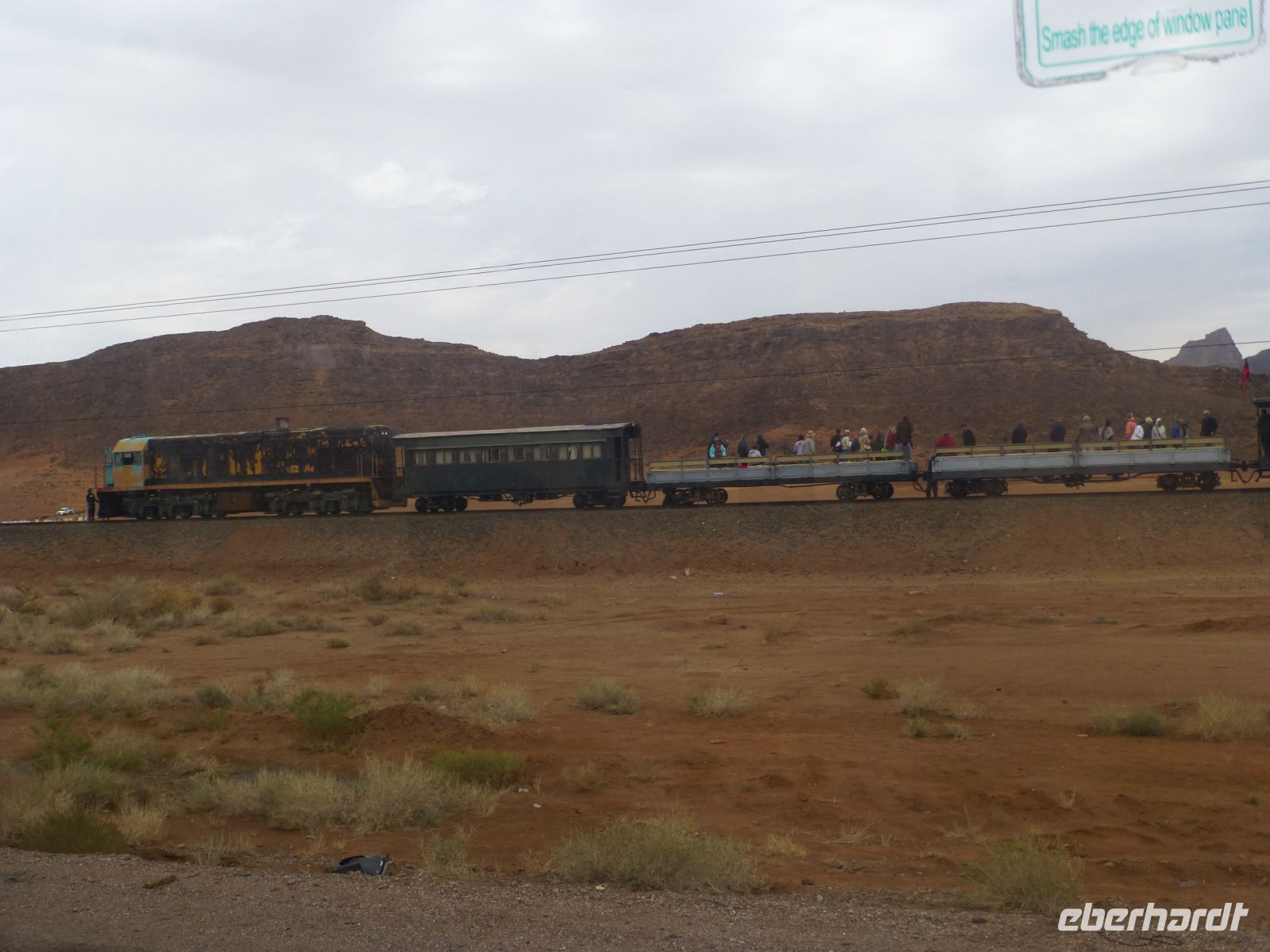 Auf dem Weg von Kerak zum Wadi Rum treffen wir auf die Hedschasbahn. 1322 km lang, führte sie von Damaskus in Syrien nach Medina. Heute gibt es nur noch kurze, touristisch genutzte Teilstrecken.