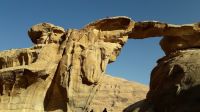 Die Felsbrücke Umm Fruth im Wadi Rum