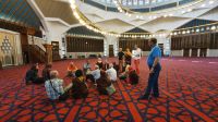Jordanien, Amman, 5 Säulen des Islam erläutert von RL Hussein in der großen Moschee
