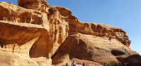 Massiv der grossen Felsbrücke im Wadi Rum