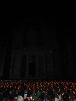 Petra bei Nacht