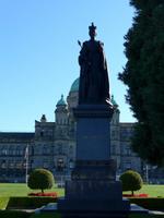Statue Königin Victoria vor Parlamentsgebäude Victoria