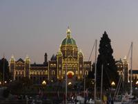 Parlamentsgebäude in Victoria - Beleuchtung am Abend