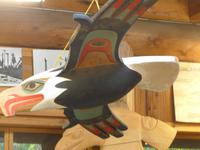 Schnitzereien der Natives