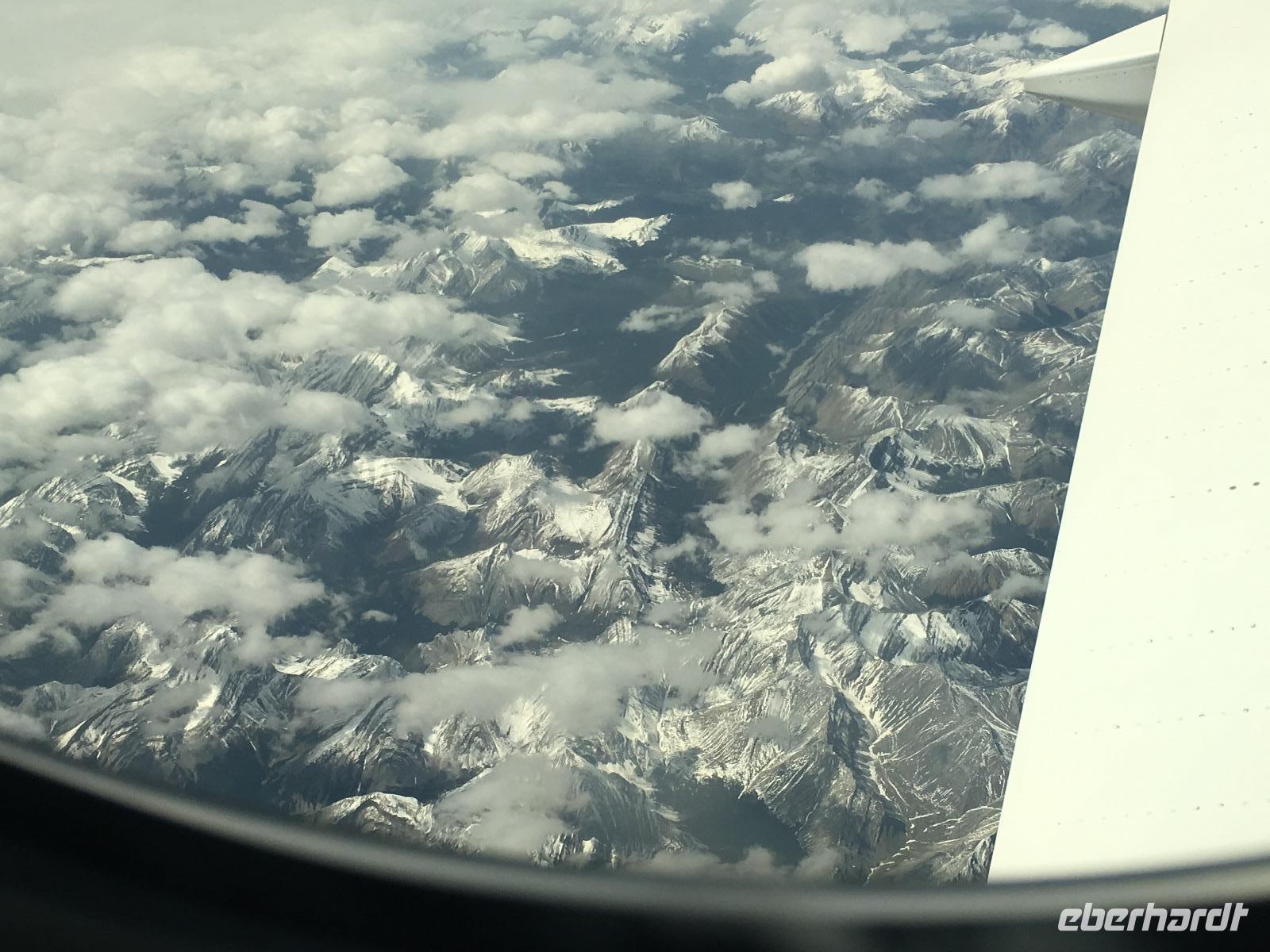 Nach Hause fliegen wir ueber die Rockies