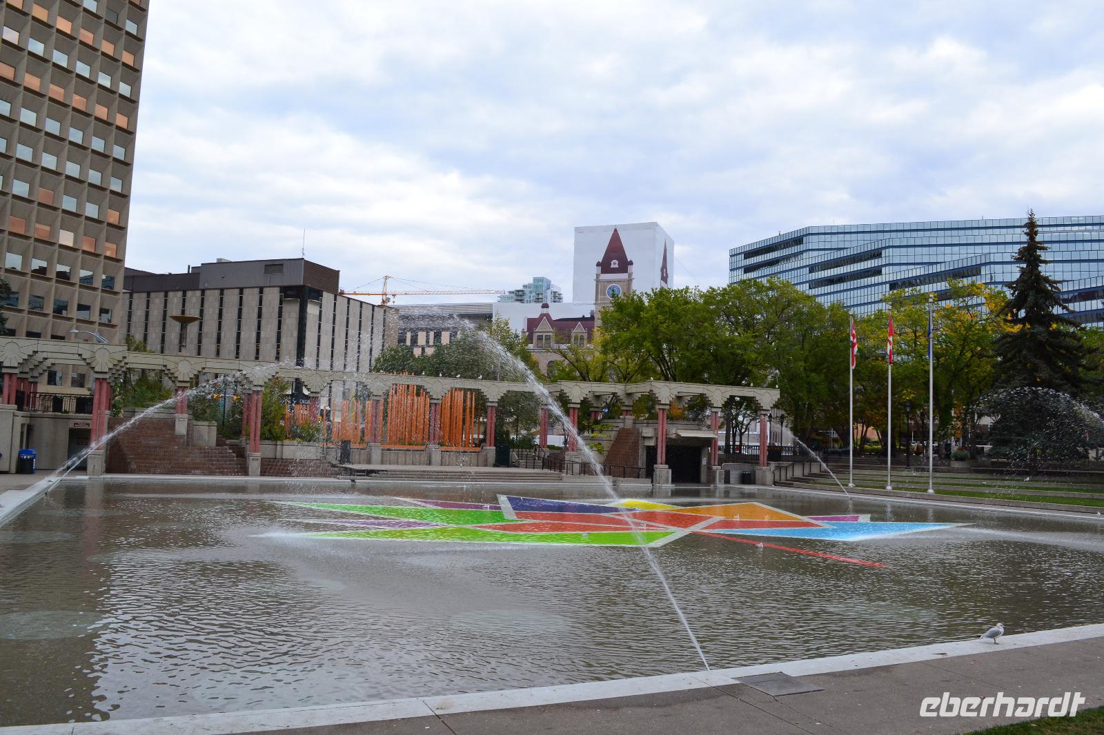 Spaziergang durch die Innenstadt von Calgary - Olympic Plaza
