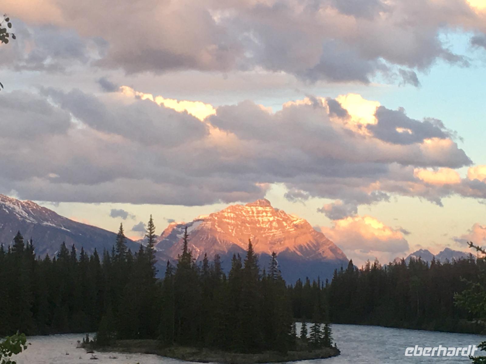 Mt. Edith Cavell in Abendrobe