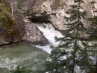 Maligne Schlucht und seine Zufluesse