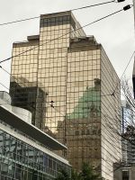 Das Hoel Vancouver spiegelt sich im Glasspalast