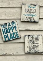 Weisheiten am Haus angebracht