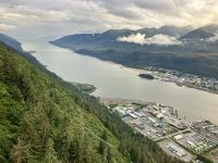 Sicht auf den Kanal in Juneau von Mount Roberts