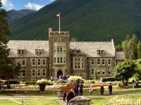 Parkgebaeude in Banff