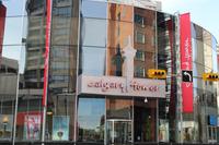 hinauf auf den Calgary Tower!