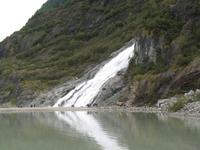 Wasserfall am Mendenhall Gletscher