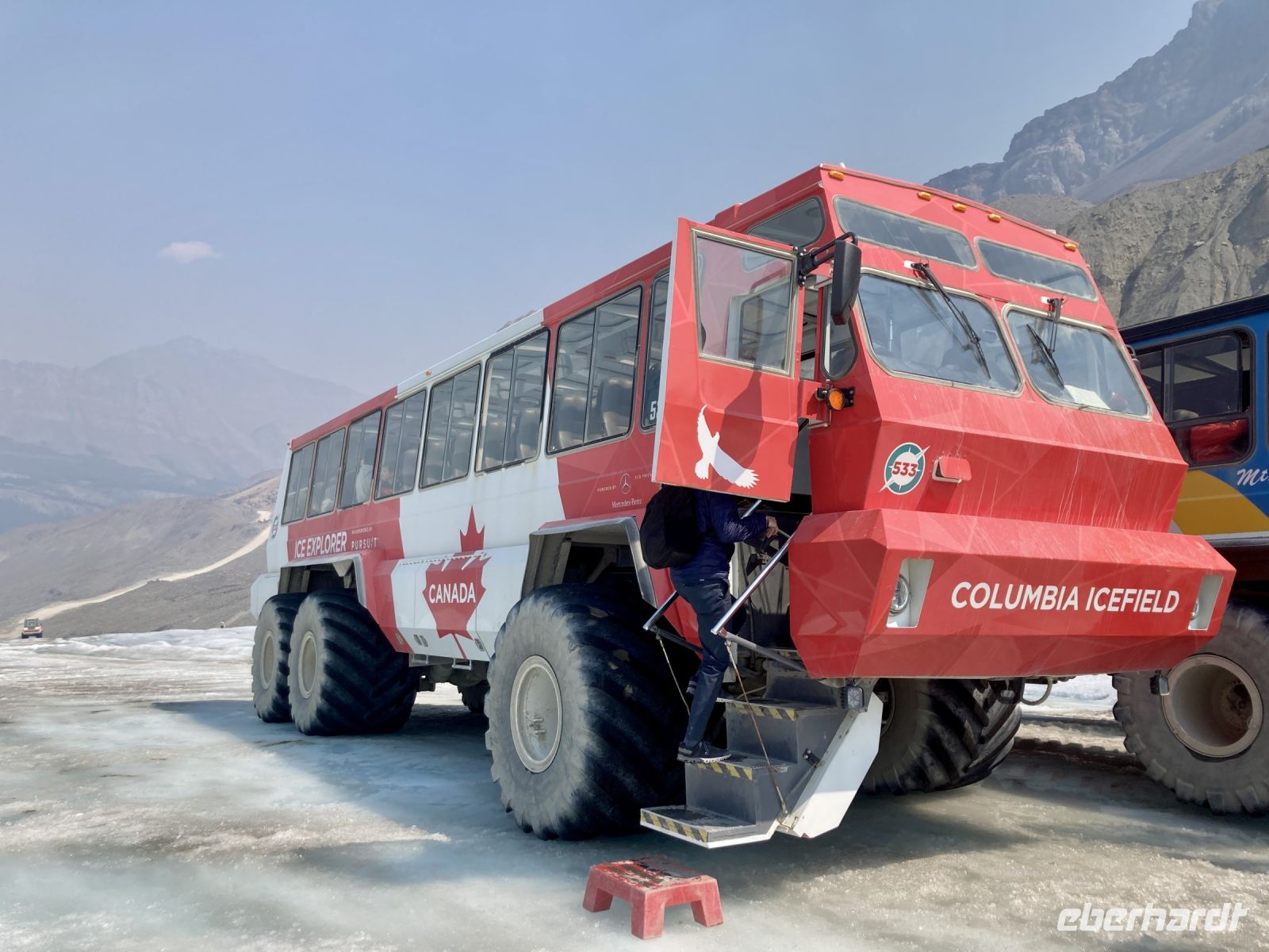 Expeditionsfahrzeug Athabasca Gletscher