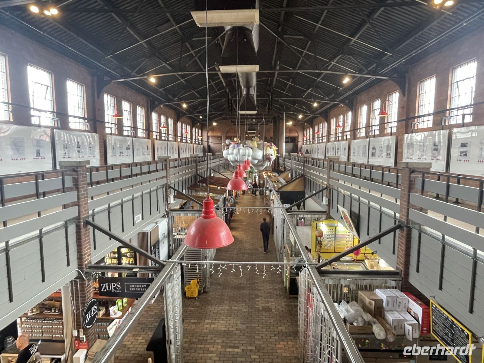 Mittagspause in der Markthalle von Ottawa