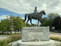 Statue von Queen Elizabeth II