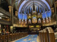 mit ihrem schön gestalteten Altar