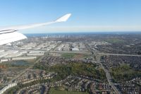 Anflug auf Toronto, im Hintergrund Ontariosee