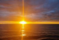 Sonnenspiel auf See (1)