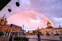 Ein Regenbogen am Abend in Kingston