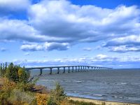 Die Confederation Bridge ist mehr als 13 Kilometer lang und verbindet das Festland mit Prince Edward Island
