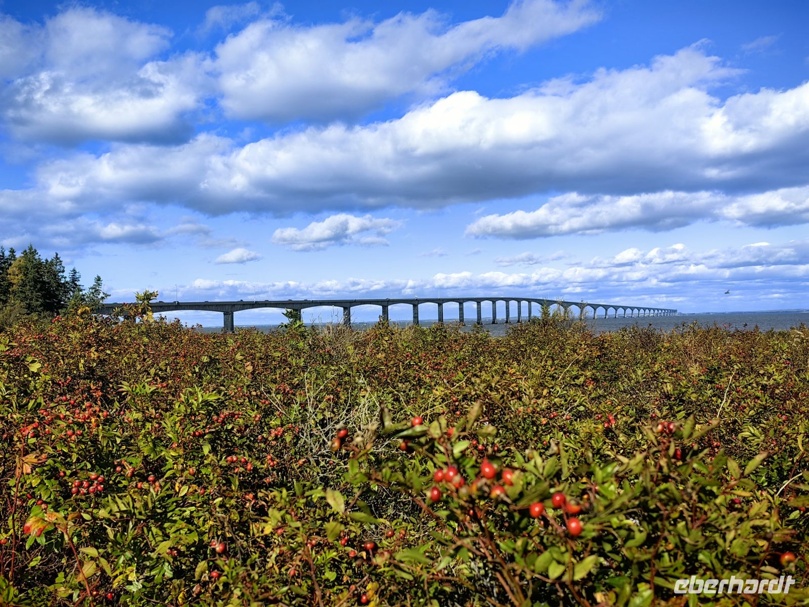 Confederation Bridge auf Prinz Edward Island, Foto von Neubraunschweig aus 