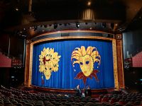 Früh im Theater treffen wir uns zum Ausflug in Bar Harbor