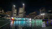 Toronto Sign bei Nacht