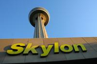 Zum Abendessen im Skylon-Tower