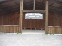 Besichtigung der Stammestanz-Vorführung im 