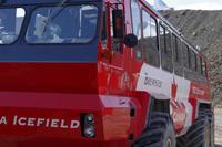 Snowmobil auf dem Athabasca Icefield