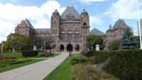Toronto - Queenspark mit Parlamentsgebäude