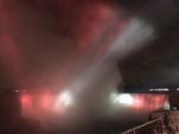 050 Niagarafälle bei Nacht