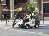 Straßenkehrmaschine