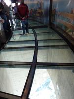 346 Meter über der Erde und nur noch Glas...