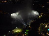 Blick vom Skylon-Tower auf die beleuchteten Fälle