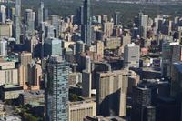 Blick vom CN-Tower auf das neue Rathaus
