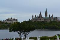 Blick auf das Parlamentsgebäude von Ottawa vom Canadian Museum of History