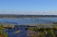 Blick von den Montmorency-Wasserfällen auf den Sankt-Lorenz-Strom