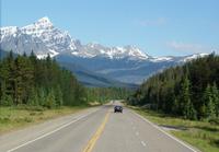 auf dem Highway in den Rocky Mountains