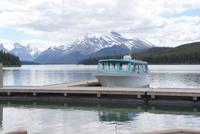 Am Maligne Lake