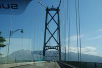 Auf der Lionsgate Bridge in Vancouver