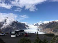 unser Bus vor Salmon Glacier